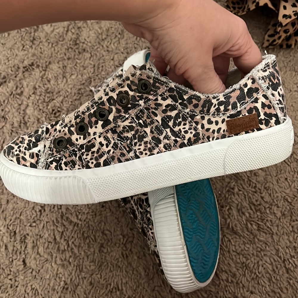 Platform sneaker - Picture 2 of 3